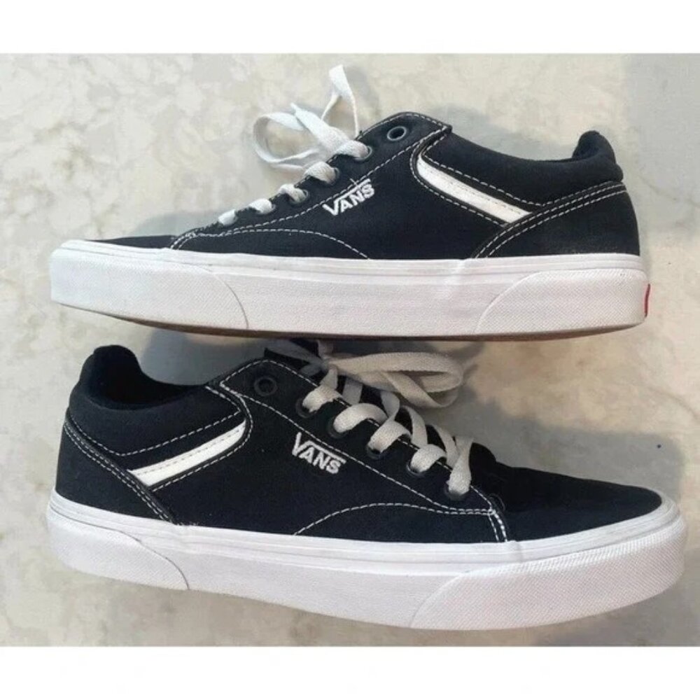 VANS Seldan Black & White Canvas Low Tops Women’s Sneakers Size 9